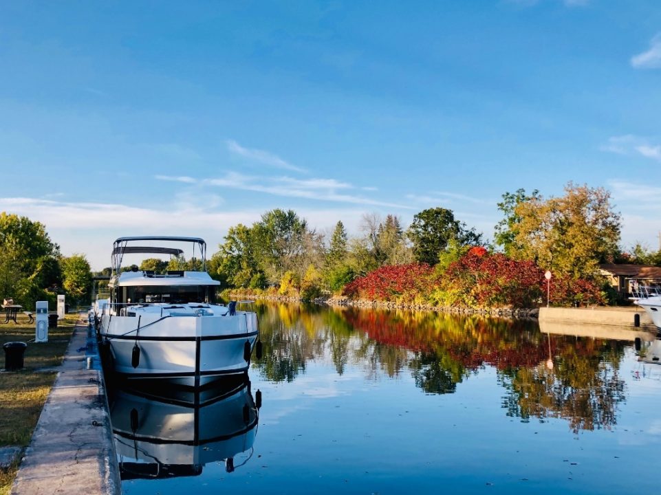 Le Boat Prolonged Season Provides Gorgeous Fall Colours – Chris Cruises